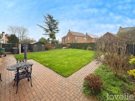 3 bedroom Bungalow for sale in Scarle Lane, Eagle, LN6