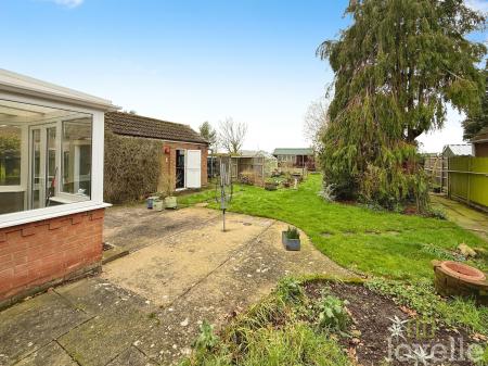 2 bedroom Detached bungalow for sale in Doddington Road, Whisby, LN6