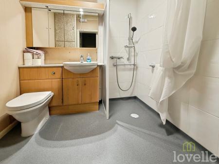 2 bedroom Detached bungalow for sale in Doddington Road, Whisby, LN6