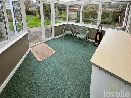 2 bedroom Detached bungalow for sale in Doddington Road, Whisby, LN6