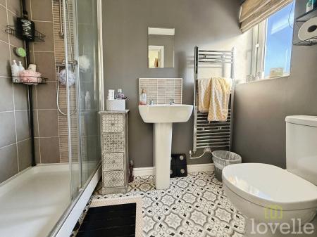 5 bedroom Detached house for sale in Furnace Close, North Hykeham, LN6