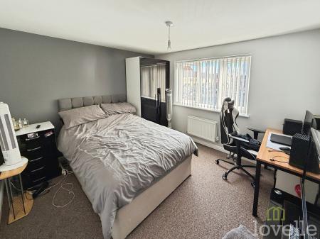 5 bedroom Detached house for sale in Furnace Close, North Hykeham, LN6