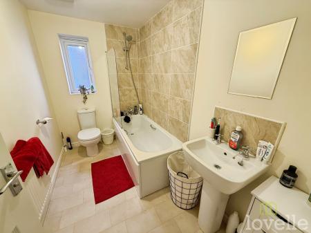 5 bedroom Detached house for sale in Furnace Close, North Hykeham, LN6