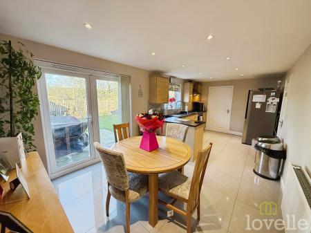 5 bedroom Detached house for sale in Furnace Close, North Hykeham, LN6