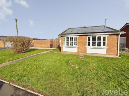 3 bedroom Detached bungalow for sale in Hollywell Road, Lincoln, LN5