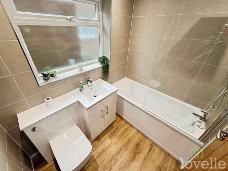 3 bedroom Detached bungalow for sale in Hollywell Road, Lincoln, LN5