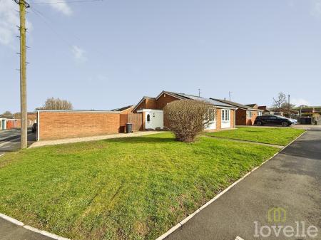 3 bedroom Detached bungalow for sale in Hollywell Road, Lincoln, LN5