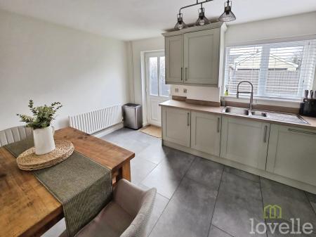 2 bedroom Semi-detached house for sale in Mulberry Close, Waddington, LN5