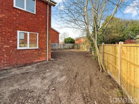 2 bedroom End of terrace house for sale in Lilac Close, Lincoln, LN6