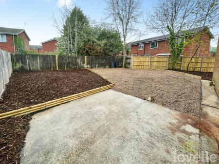 2 bedroom End of terrace house for sale in Lilac Close, Lincoln, LN6