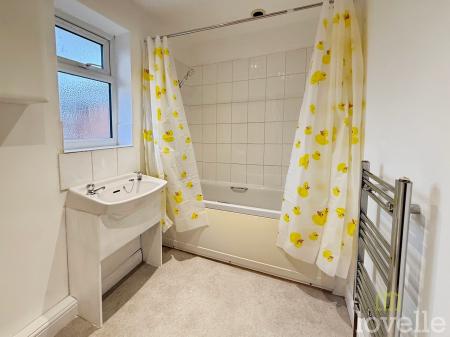 2 bedroom End of terrace house for sale in Lilac Close, Lincoln, LN6