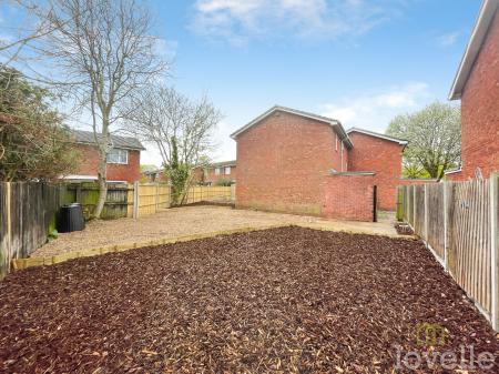 2 bedroom End of terrace house for sale in Lilac Close, Lincoln, LN6