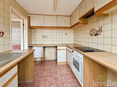 3 bedroom Semi-detached house for sale in Birchwood Avenue, Lincoln, LN6