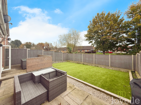 3 bedroom Terraced House to let in Heather Gardens, North Hykeham, LN6