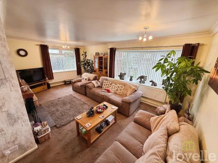 3 bedroom Detached bungalow for sale in Vauxhall Road, Bracebridge Heath, LN4