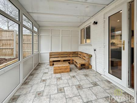 2 bedroom Semi-detached house to let in Woodvale Close, Lincoln, LN6