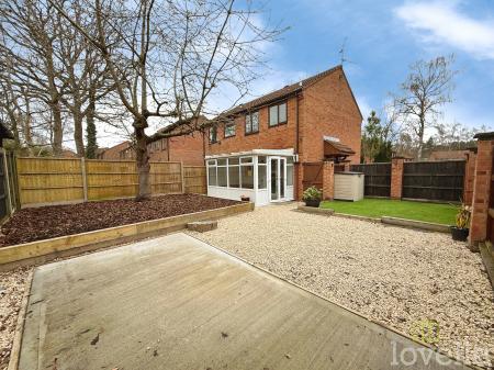 2 bedroom Semi-detached house to let in Woodvale Close, Lincoln, LN6