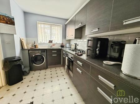 3 bedroom Semi-detached house for sale in Grandfield Way, North Hykeham, LN6