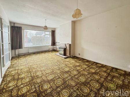 4 bedroom Semi-detached house for sale in Matlock Drive, North Hykeham, LN6