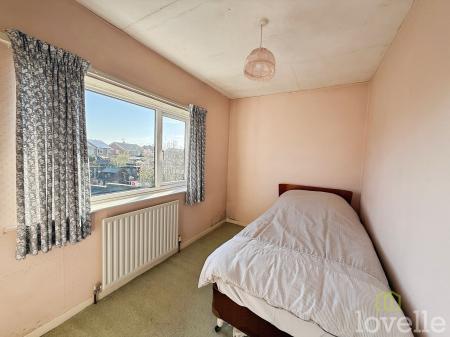 4 bedroom Semi-detached house for sale in Matlock Drive, North Hykeham, LN6