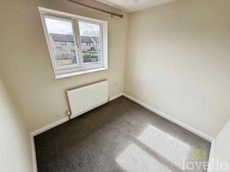 3 bedroom Semi-detached house to let in Foyle close, Lincoln, LN5