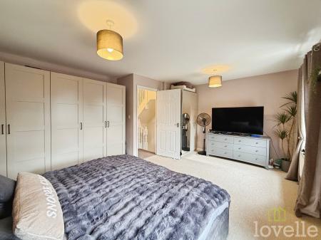 4 bedroom Town house for sale in Greenfinch Crescent, Lincoln, LN6