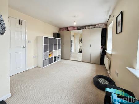 4 bedroom Town house for sale in Greenfinch Crescent, Lincoln, LN6