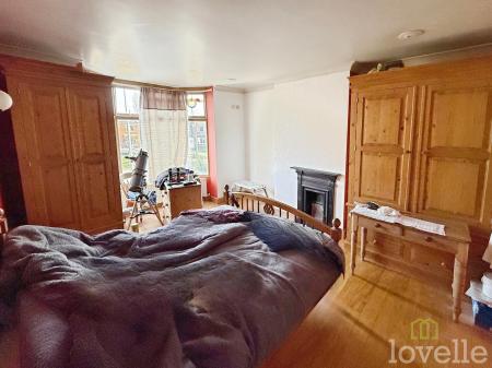 3 bedroom Semi-detached house for sale in Hykeham Road, Lincoln, LN6