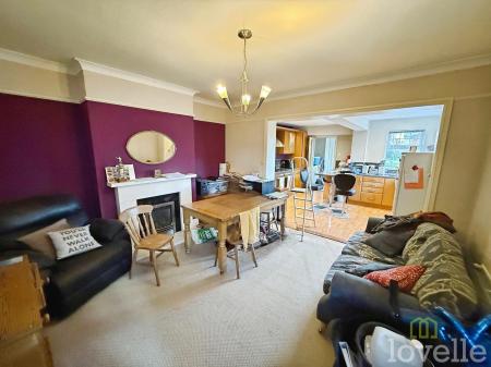 3 bedroom Semi-detached house for sale in Hykeham Road, Lincoln, LN6