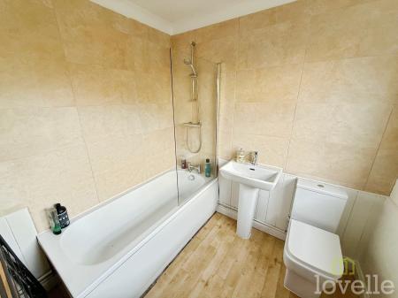 3 bedroom Semi-detached house for sale in Hykeham Road, Lincoln, LN6