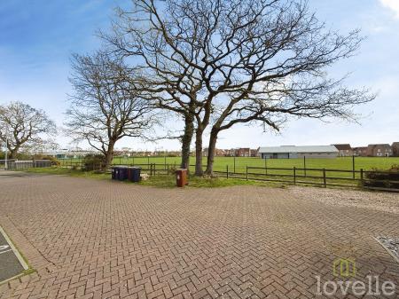 2 bedroom Terraced House for sale in Capito Drive, North Hykeham, LN6