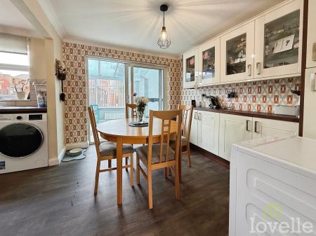 3 bedroom Semi-detached house for sale in Malton Road, North Hykeham, LN6