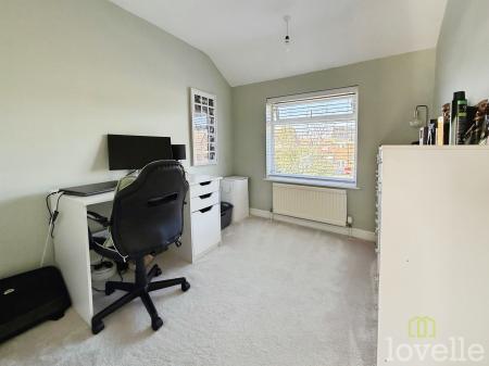 3 bedroom Semi-detached house for sale in Hathersage Avenue, North Hykeham, LN6