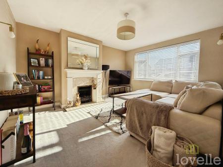 3 bedroom Semi-detached house for sale in Hathersage Avenue, North Hykeham, LN6