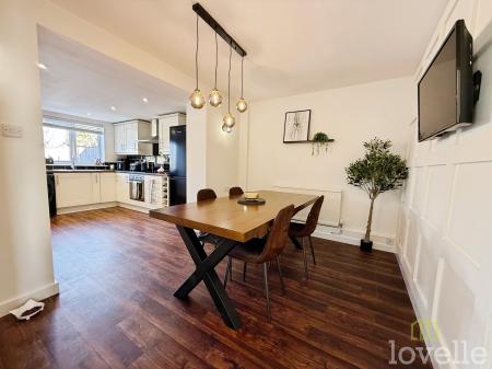 3 bedroom Semi-detached house for sale in Hathersage Avenue, North Hykeham, LN6