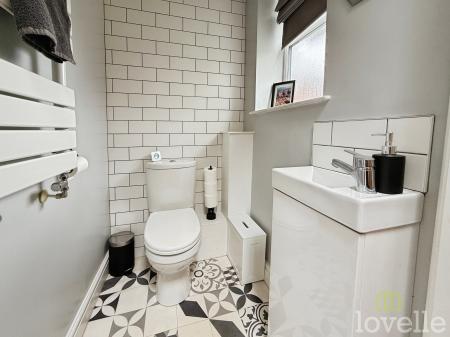 3 bedroom Detached house for sale in Newark Road, North Hykeham, LN6