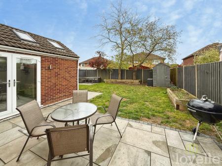3 bedroom Detached house for sale in Newark Road, North Hykeham, LN6