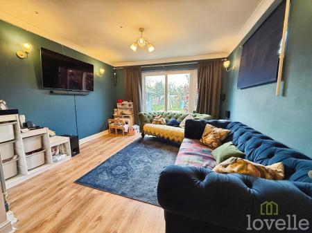 5 bedroom Semi-detached house for sale in De Wint Avenue, Lincoln, LN6