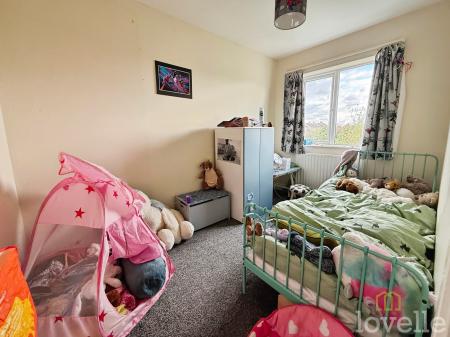 5 bedroom Semi-detached house for sale in De Wint Avenue, Lincoln, LN6