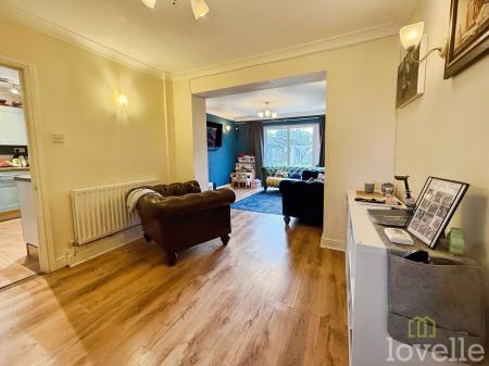 5 bedroom Semi-detached house for sale in De Wint Avenue, Lincoln, LN6