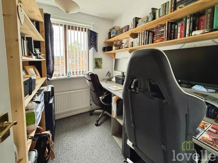 2 bedroom Semi-detached house for sale in Elsham Close, Lincoln, LN6