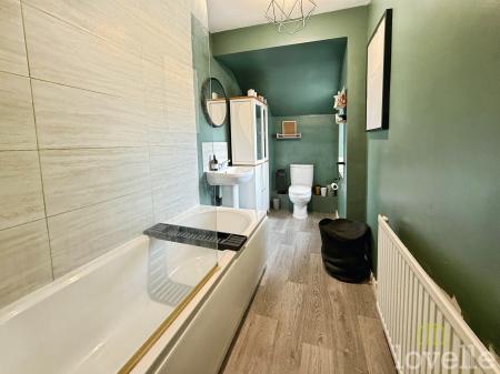 2 bedroom Terraced House for sale in Burghley Park Close, North Hykeham, LN6