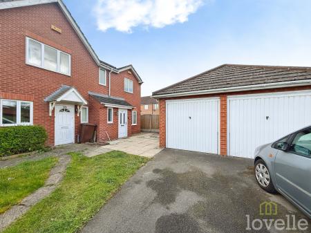 3 bedroom Semi-detached house for sale in Woodfield Avenue, Lincoln, LN6