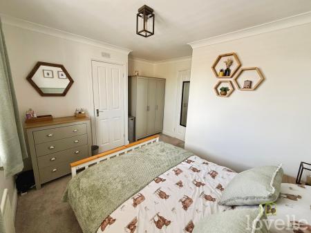 3 bedroom Semi-detached house for sale in Woodfield Avenue, Lincoln, LN6