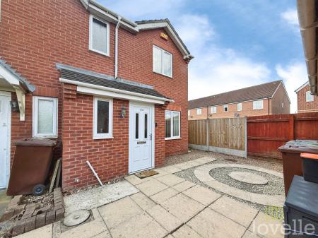 3 bedroom Semi-detached house for sale in Woodfield Avenue, Lincoln, LN6
