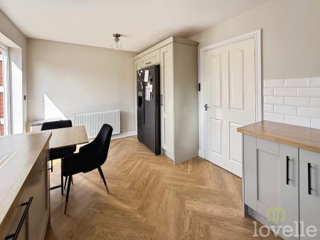 3 bedroom Semi-detached house for sale in Woodfield Avenue, Lincoln, LN6