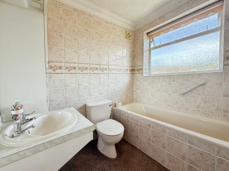 3 bedroom Semi-detached house for sale in Park Avenue, Lincoln, LN6