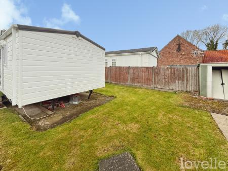 2 bedroom Park home for sale in Meadow Farm, North Hykeham, LN6