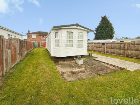 2 bedroom Park home for sale in Meadow Farm, North Hykeham, LN6