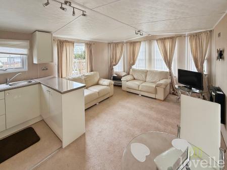 2 bedroom Park home for sale in Meadow Farm, North Hykeham, LN6